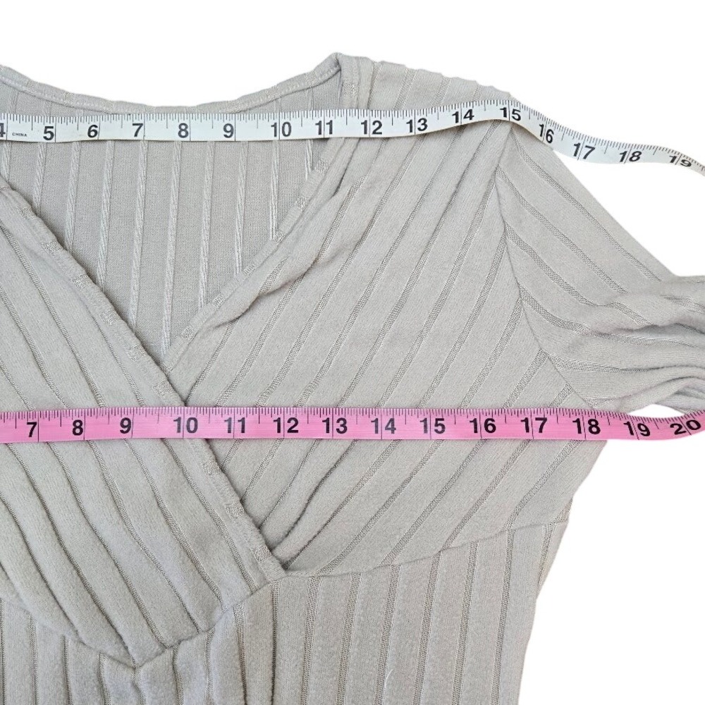 Ribbed Knit Top XL Long Sleeve V Neck Tan Beige Blouse Fitted‎ Sz XL - Picture 7 of 8